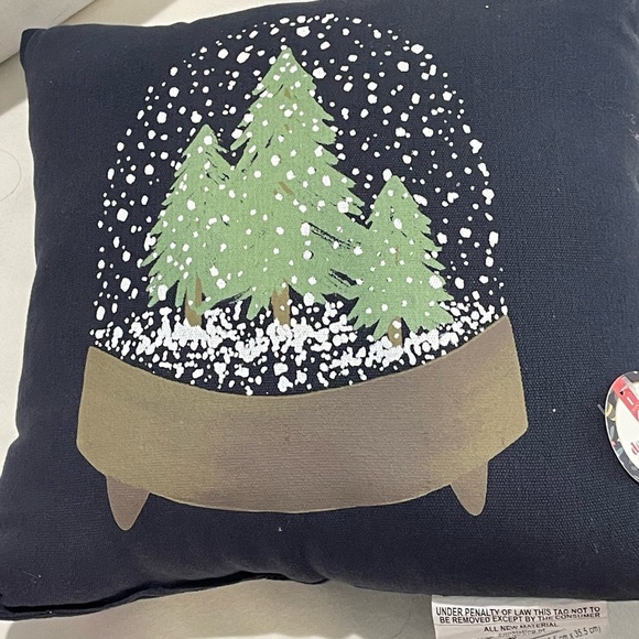 Christmas Tree Decorative Pillow plus Embroidered Merry pillow🎄🎉 - Picture 6 of 9